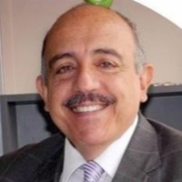 imagen del docente antonio attias