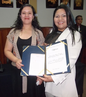 exalumnas_esan_tesis.JPG