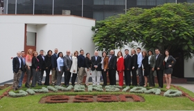 alumnos_iesa_venezuela_ch.JPG